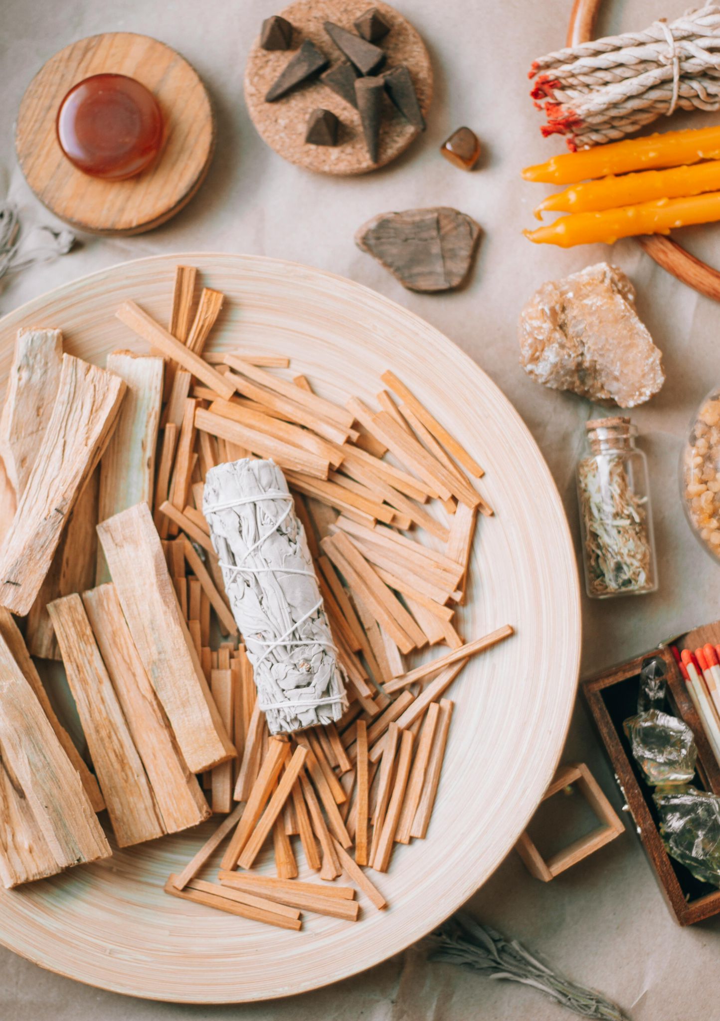 Santal : chaleur et sophistication dans les parfums d'intérieur